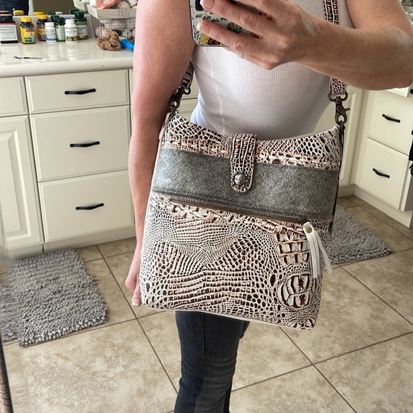 Myra Smokey Leather Cowhide shoulder Bag - Picture 10 of 10